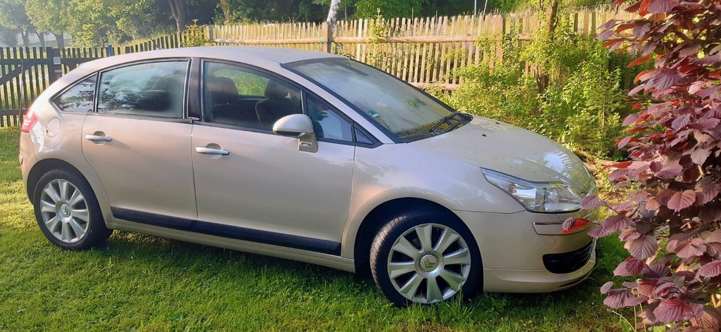 Citroen C4 113.000 km 2.000 &euro; Dresden 01109