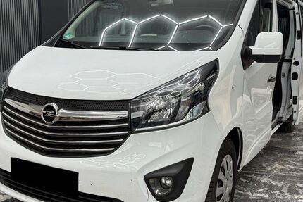 Opel Vivaro 118.000 km 16.999 &euro; Hohenlinden bei München 85664