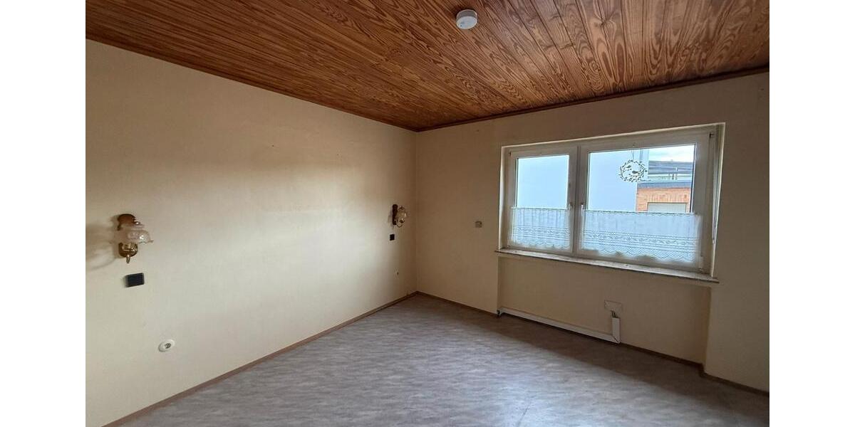 Einfamilienhaus Frielendorf - 10 Zimmer, 160 m&sup2;, 270.000&euro; | Angebot:26485533
