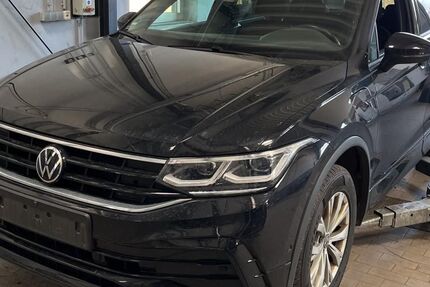 VW Tiguan 120.546 km 27.990 &euro; Braunschweig 38122