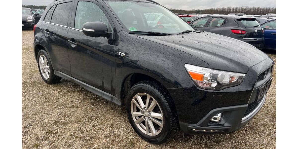 Mitsubishi ASX 59.007 km 8.999 &euro; München 81929