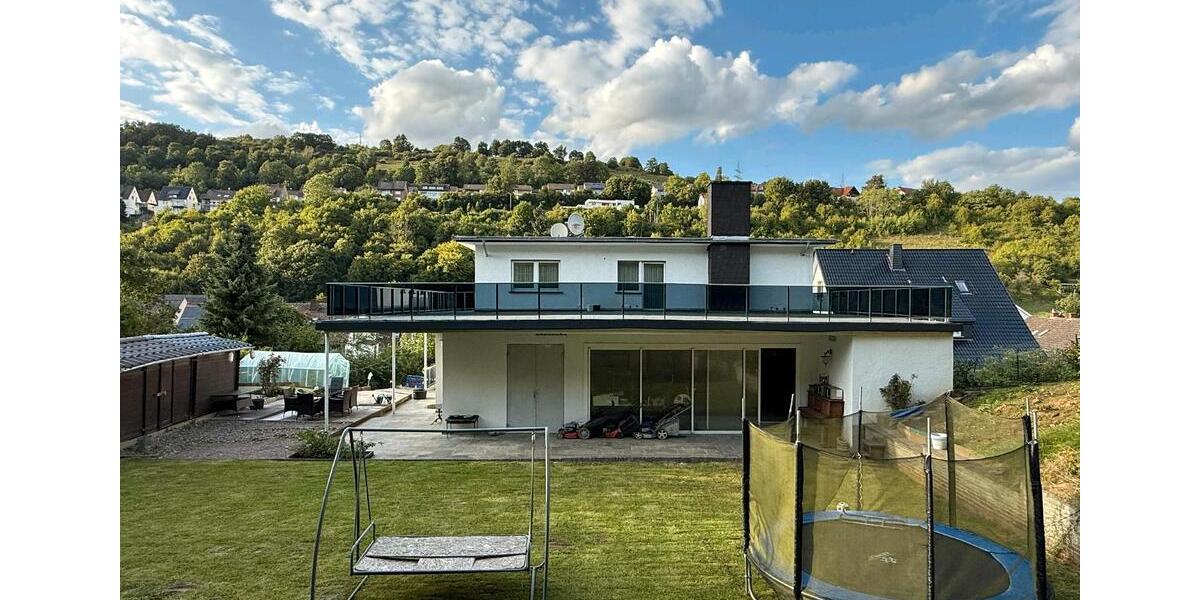 Einfamilienhaus Beverungen - 15 Zimmer, 403 m&sup2;, 379.000&euro; | Angebot:27019255