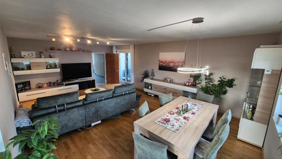 Komfortable große 4-Zimmer-Wohnung in Top Lage in Schlebusch 4 zimmer