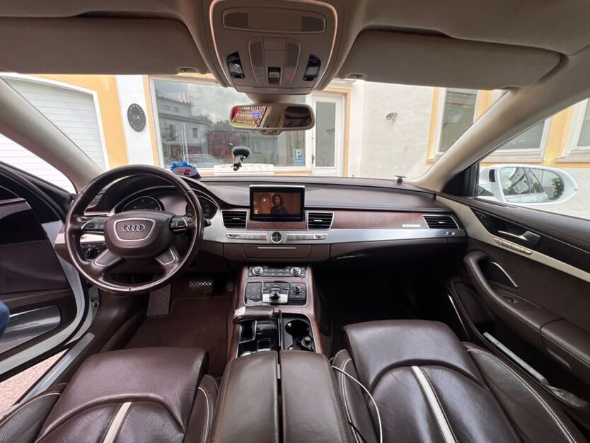 Audi A8 364.000 km 14.900 € München 80802