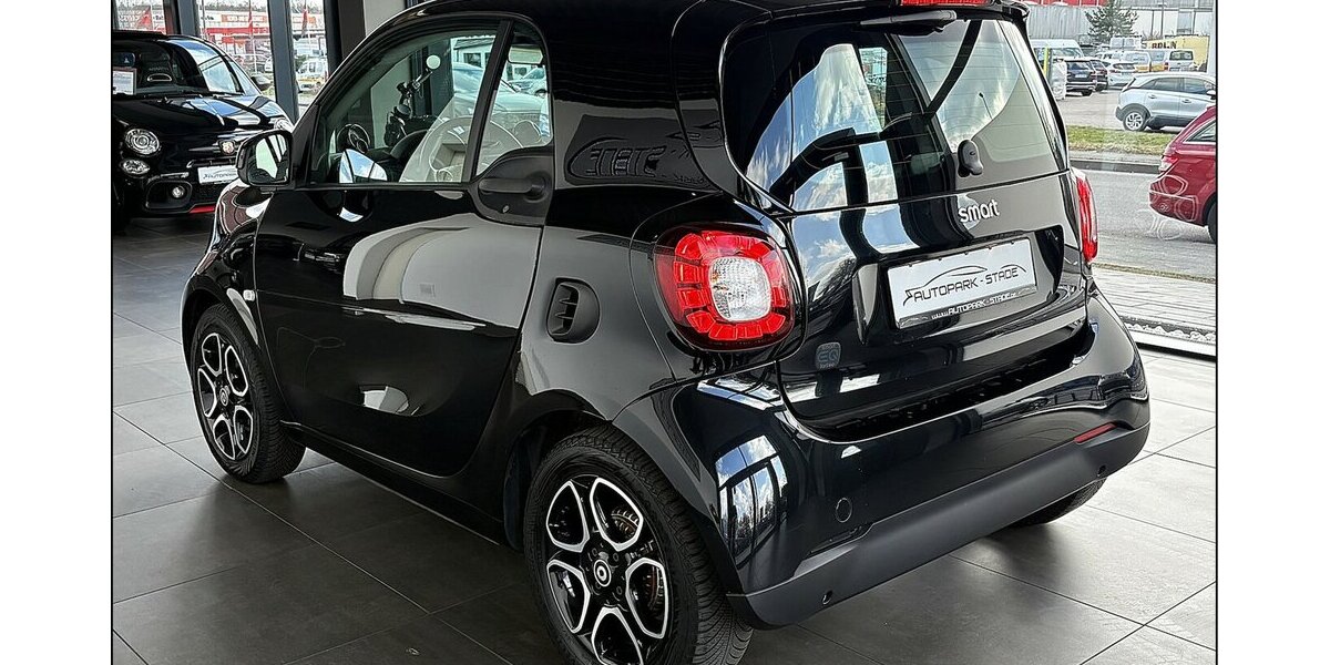 Smart ForTwo EQ prime LED Tempomat Pano Aut. Assist 58.000 km 9.490 &euro; Stade 21682