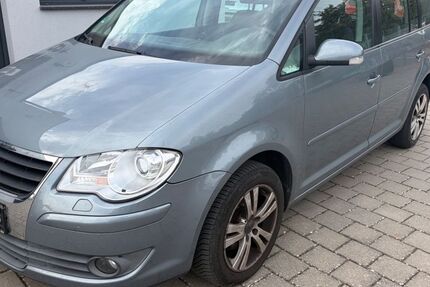 VW Touran 276.000 km 1.490 &euro; Schwalbach 66773