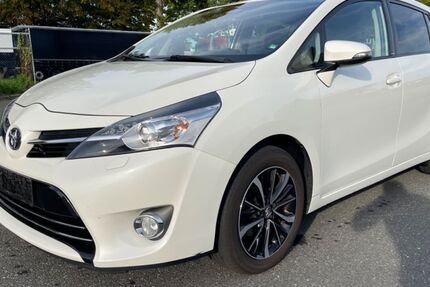 Toyota Verso 104.766 km 15.990 &euro; Göttingen 37079
