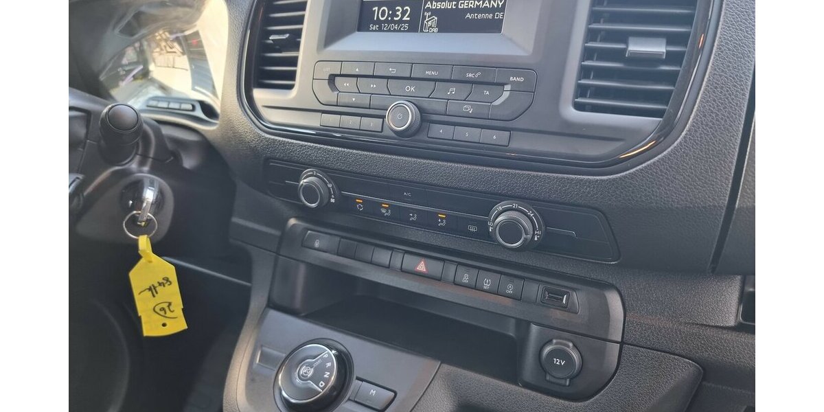 Opel Vivaro Edition M 9-Sitzer Automatik Zafira Life 84.300 km 28.500 &euro; Garrel 49681