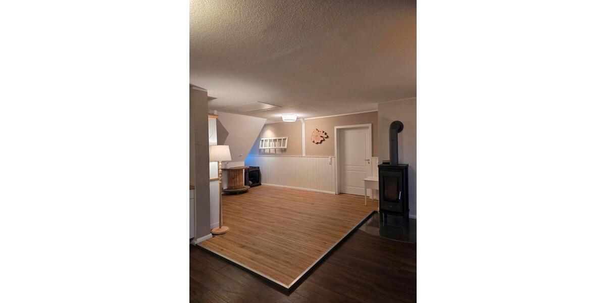 Maisonettenwohnung Fredenbeck - 7 Zimmer, 200 m&sup2;, 2.100&euro; | Angebot:25181153