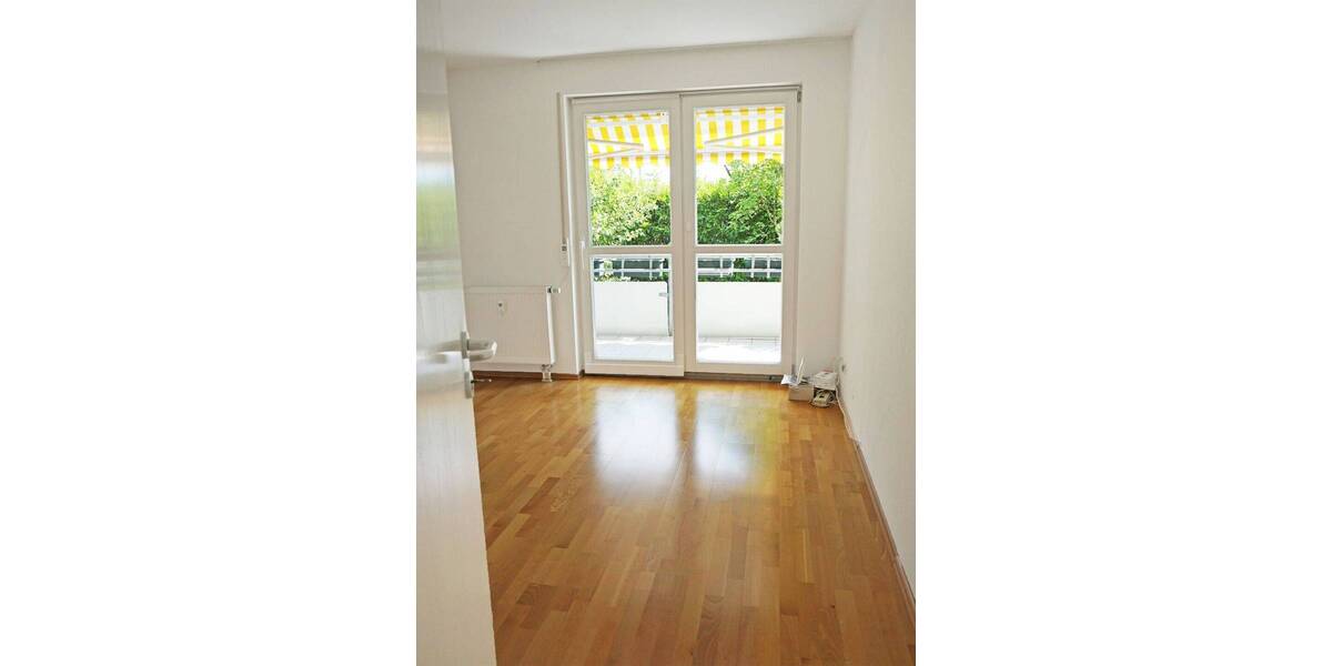 Etagenwohnung Stuttgart Sonnenberg - 3 Zimmer, 81 m&sup2;, 1.090&euro; | Angebot:26675078