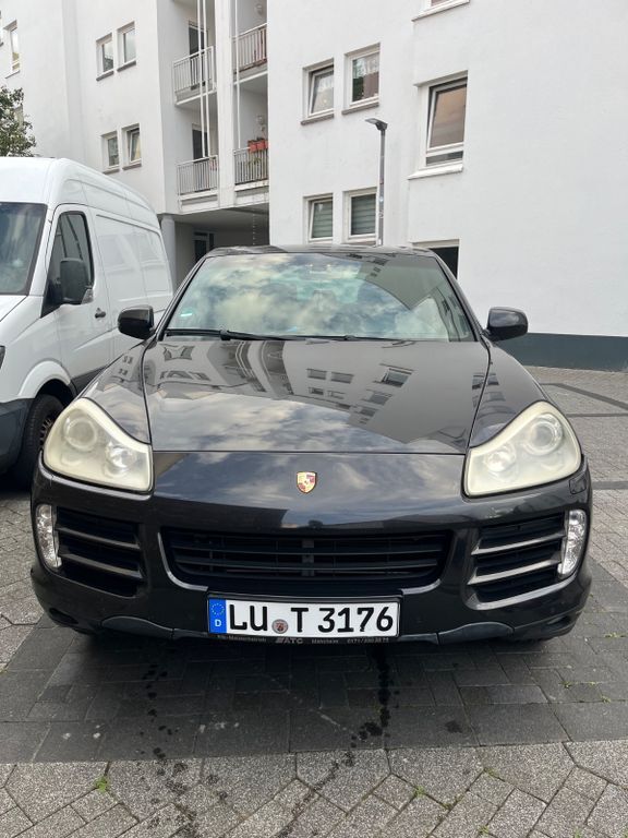 Porsche Cayenne 299.000 km 14.400 € Ludwigshafen 67063