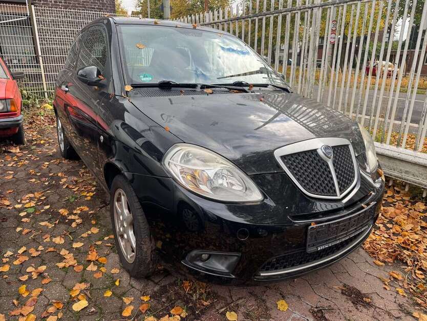 Lancia Ypsilon 110.000 km 2.499 € Krefeld 47807