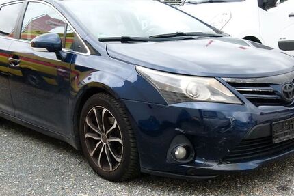Toyota Avensis 291.500 km 2.390 &euro; Rosbach v.d.H. 61191