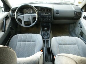 VW Passat GL VARIANT B3 NASENBÄR 1,8RP SHD 1.HD 211.876 km 4.985 &euro; Dossenheim 69221