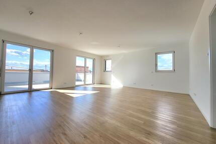 Großzügiges und modernes Penthouse über den Dächern von Hanau!