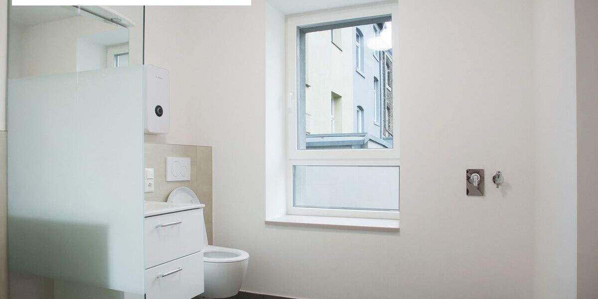 WG-geeignet: Stilvoll modernisierte 4-Zimmer-Wohnung! 4 zimmer