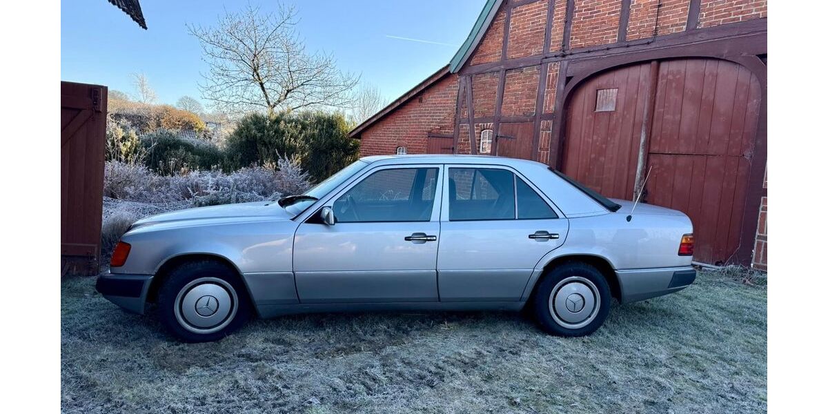 Mercedes-Benz 230 93.730 km 4.400 &euro; Nindorf am Walde 21271