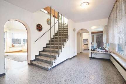 Haus Bretten - 7 Zimmer, 220 m&sup2;, 685.000&euro; | Angebot:24719553