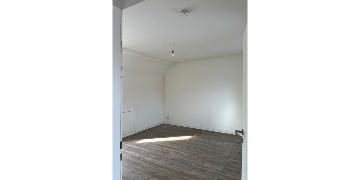 Etagenwohnung Kiel Schreventeich - 5 Zimmer, 98 m&sup2;, 1.648&euro; | Angebot:26221475