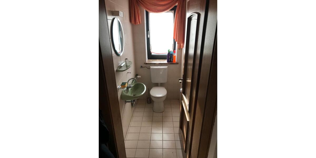 Etagenwohnung Sinzing - 5 Zimmer, 130 m&sup2;, 1.400&euro; | Angebot:25905392