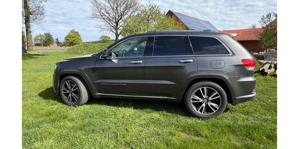 Jeep Grand Cherokee 92.000 km 28.285 &euro; Stemshorn 49448