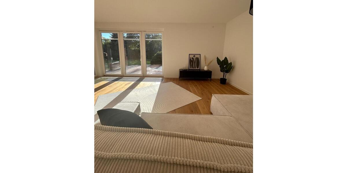 Einfamilienhaus Upgant-Schott Schott - 10 Zimmer, 250 m&sup2;, 2.200&euro; | Angebot:25450756