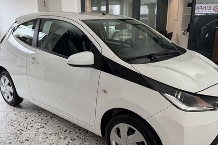 Toyota Aygo (X) 144.657 km 5.500 &euro; Remscheid 42853