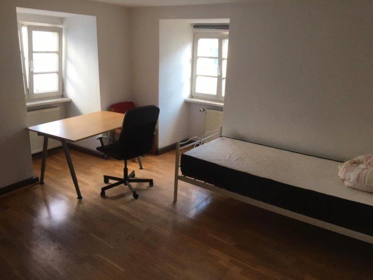 Etagenwohnung Rostock - 9 Zimmer, 20 m&sup2;, 300&euro; | Angebot:26633140