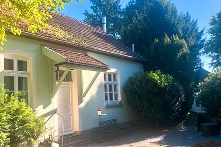 Haus Halle - 2 Zimmer, 90 m&sup2;, 850&euro; | Angebot:25297580