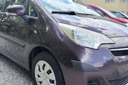 Toyota Verso-S 159.000 km 4.350 &euro; Friedrichshafen 88048
