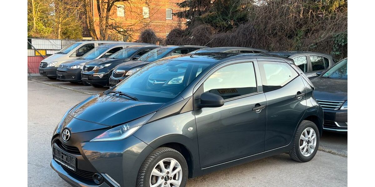 Toyota Aygo (X) 95.967 km 6.499 &euro; Berlin 13127