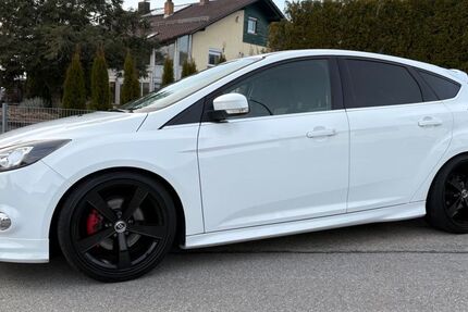 Ford Focus 123.000 km 7.499 &euro; Büchlberg 94124