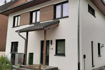 Gepflegtes Einfamilienhaus mit großem Garten in ruhiger Lage von