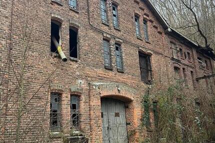 Mühle mit 1.200 m² Fläche und großer Zufahrt zur Miete