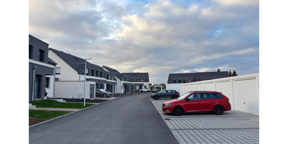 Sparen Sie bis zu 30% Energiekosten Neubau RH Whg. in Crimmitschau, Bebelstraße inkl. Kaminofen 4.5 zimmer