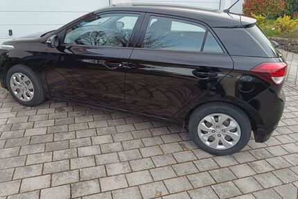 Hyundai i20 157.000 km 7.200 &euro; Bretzfeld 74626