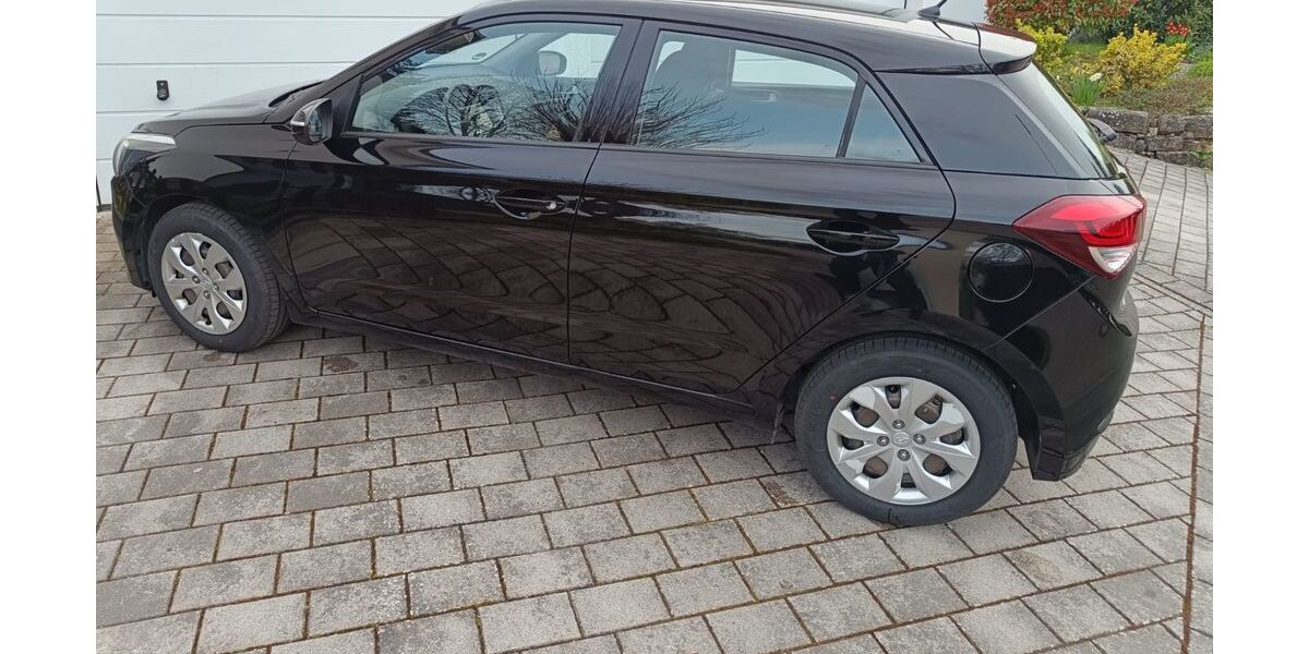 Hyundai i20 157.000 km 7.200 &euro; Bretzfeld 74626