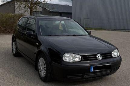 VW Golf 157.500 km 2.450 &euro; Berg 92348