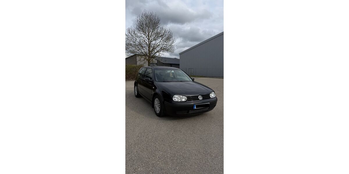 VW Golf 157.500 km 2.450 &euro; Berg 92348