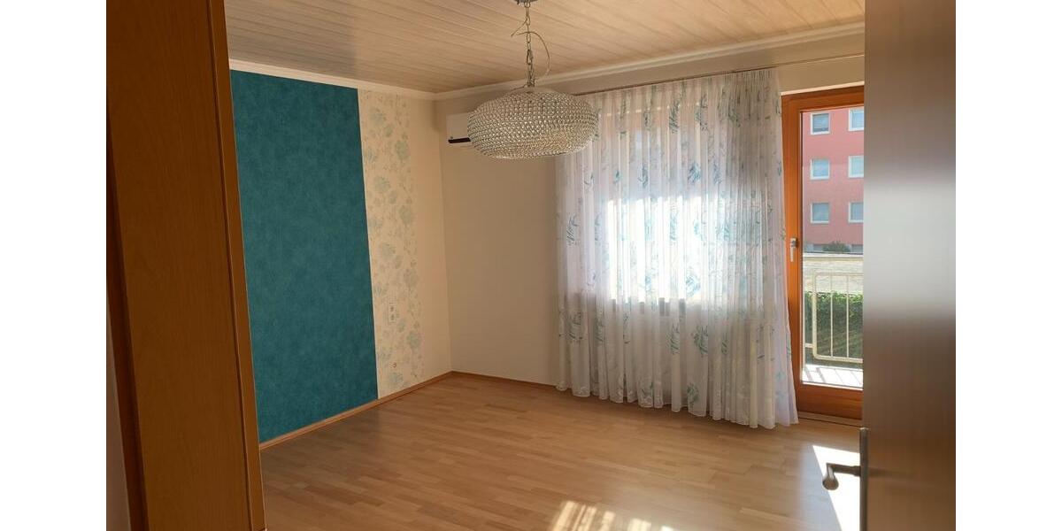 Einfamilienhaus Altenstadt an der Waldnaab - 7.5 Zimmer, 220 m&sup2;, 1.980&euro; | Angebot:25536122