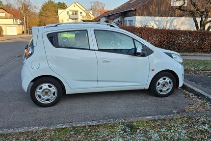 Chevrolet Spark 94.000 km 3.000 &euro; München 81735
