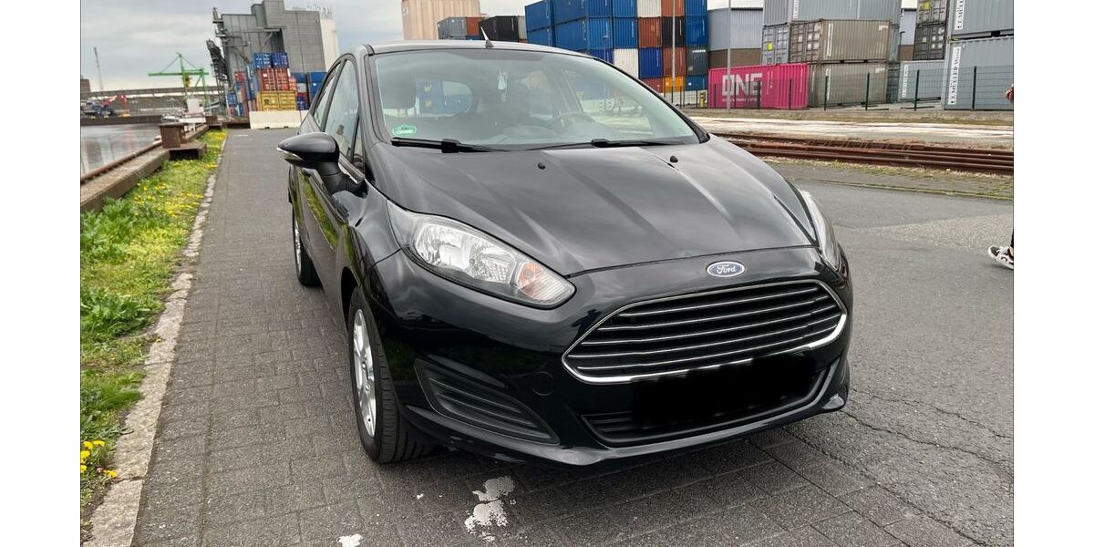Ford Fiesta 129.764 km 4.750 &euro; Bremen 28307