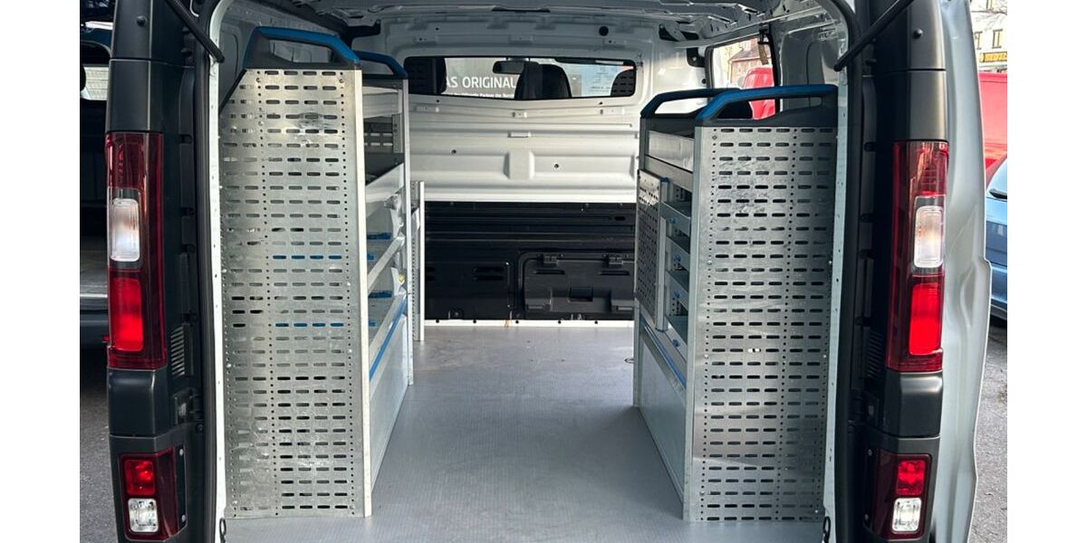 Opel Vivaro 109.835 km 13.990 € München 81825