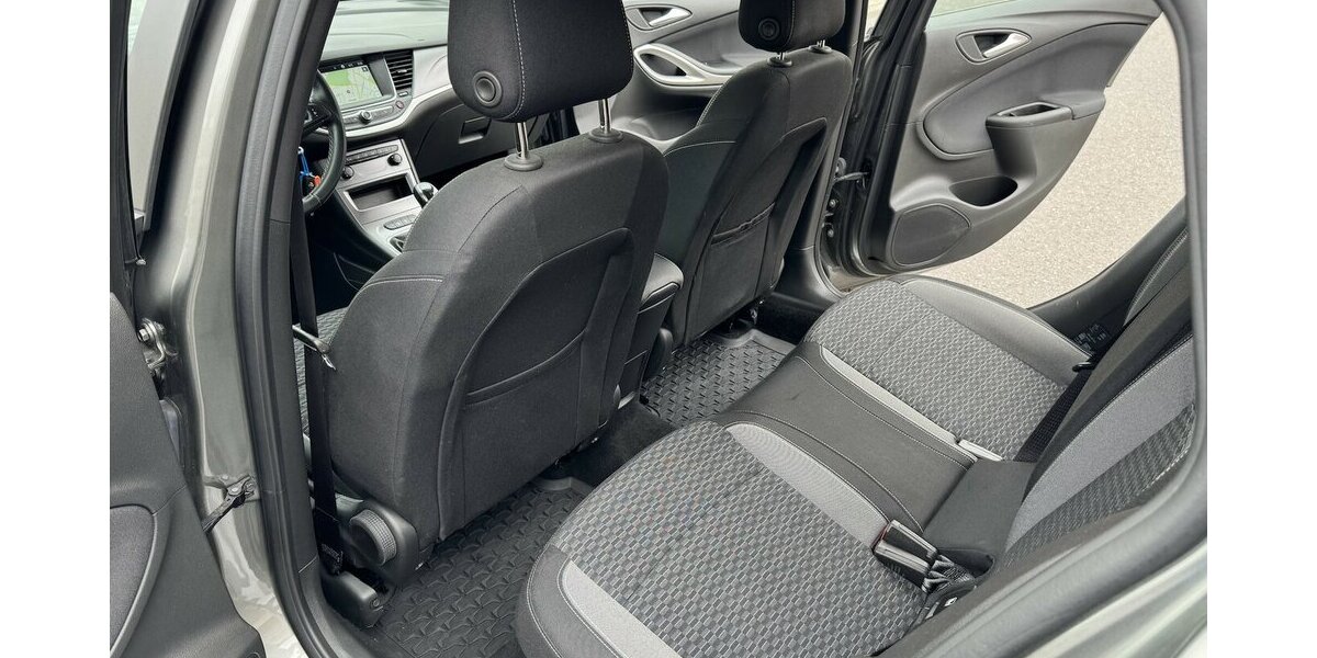 Opel Astra Klima Navi Temp CarPlay GARANTIE 28.000 km 28.000 km 14.500 &euro; Erftstadt 50374