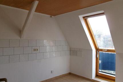 Auerbach: 2 helle Zimmer, Balkon, Tageslichtbad m. Dusche, Aufzug