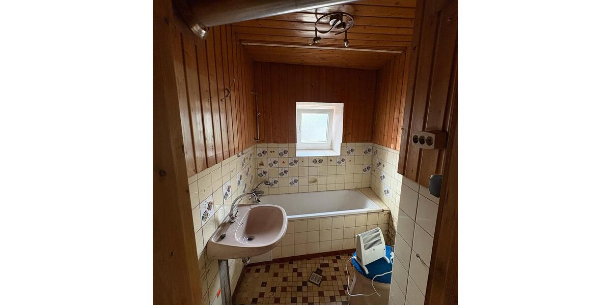 Einfamilienhaus Kastl - 7 Zimmer, 120 m&sup2;, 110.000&euro; | Angebot:27033743