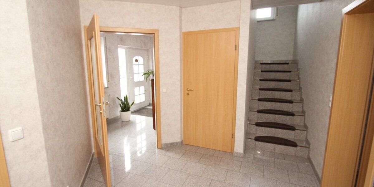 Sontra, 2 Fam.Hs. - Zweifamilienhaus Sontra | Angebot:9336461