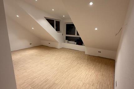 Möbilierte 1,5-Zimmer-Dachgeschoßwohnung mit Blick über Bamb
