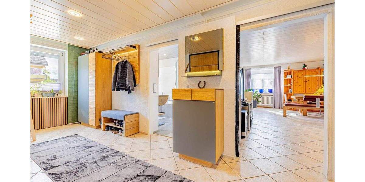 Etagenwohnung Kassel West - 3 Zimmer, 122 m&sup2;, 305.000&euro; | Angebot:25606355