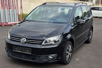 VW Touran 141.107 km 9.500 € Wachtberg 53343